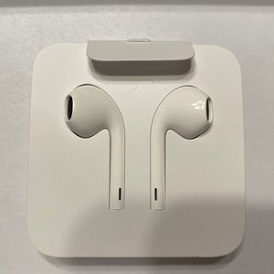 Apple Iphone Earphones!! (2)